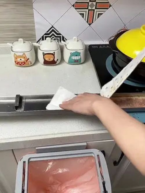 告別油煙機清洗煩惱！超實用的吸油棉讓廚房清潔更輕松